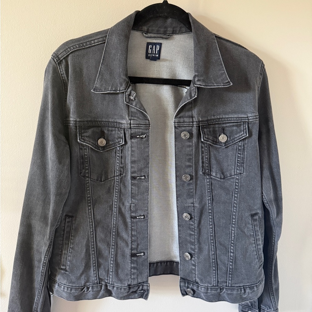 SOLD VIA DEPOP | GAP Women's Charcoal Jean Jacket